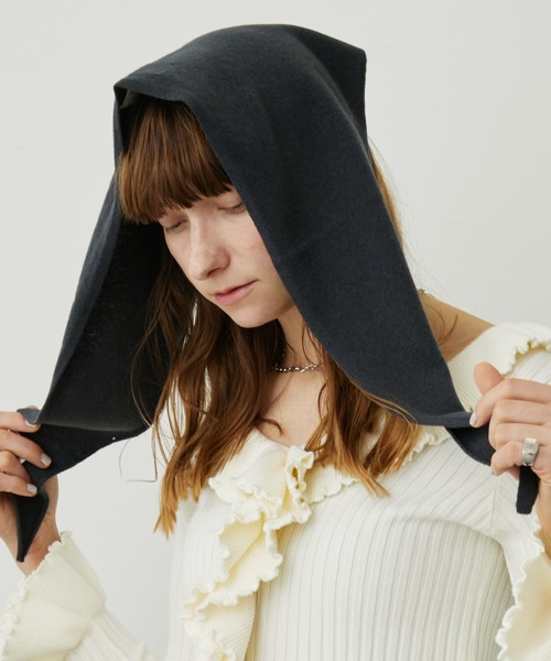 uyu.(ウユ)の「トライアングルストール/サンカクストール(ストール/ショール・レディース・グレー/ワイン/ブラック/アイボリー・FREE)」の15枚目の写真