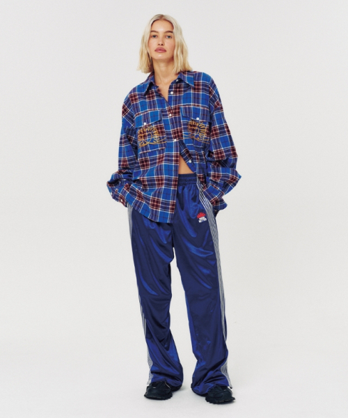 MOODBETTER（ムード ベター）の「SIDE LINE TRACK PANTS BLUE（スウェットパンツ・レディース・その他・FREE）」の2枚目の写真