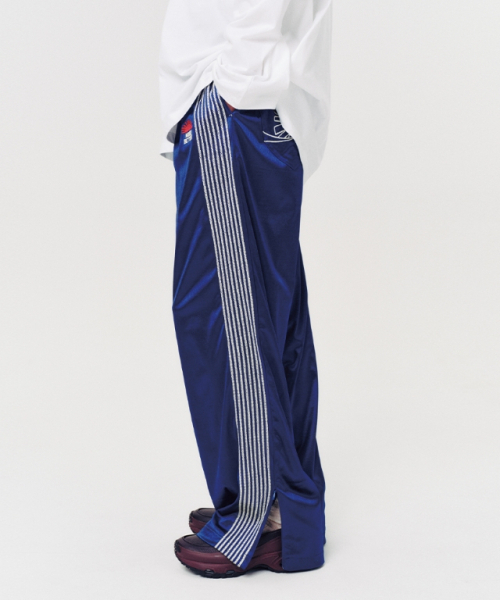 MOODBETTER（ムード ベター）の「SIDE LINE TRACK PANTS BLUE（スウェットパンツ・レディース・その他・FREE）」の3枚目の写真