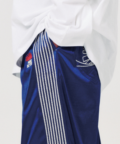 MOODBETTER（ムード ベター）の「SIDE LINE TRACK PANTS BLUE（スウェットパンツ・レディース・その他・FREE）」の5枚目の写真