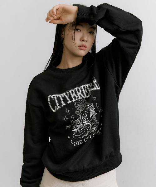 CITYBREEZE(シティブリーズ)の「エッセンシャルスタリットシティグラフィックスウェットシャツ_BLACK(スウェット・レディース・ブラック・FREE)」の2枚目の写真