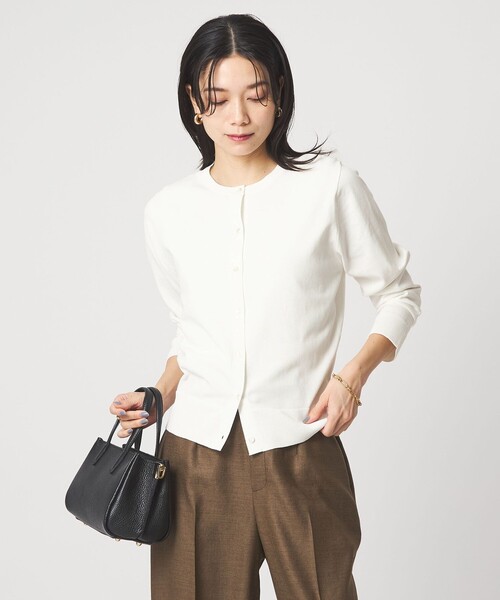 green label relaxing(グリーンレーベルリラクシング)の「HIYOKE クルーネック ニット カーディガン マシンウォッシャブル 接触冷感 UVカット 遮熱(カーディガン/ボレロ・レディース・ホワイト/ライトグレー/ダークブラウン/レッド/ネイビー・FREE)」の10枚目の写真