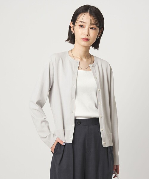 green label relaxing(グリーンレーベルリラクシング)の「HIYOKE クルーネック ニット カーディガン マシンウォッシャブル 接触冷感 UVカット 遮熱(カーディガン/ボレロ・レディース・ホワイト/ライトグレー/ダークブラウン/レッド/ネイビー・FREE)」の15枚目の写真