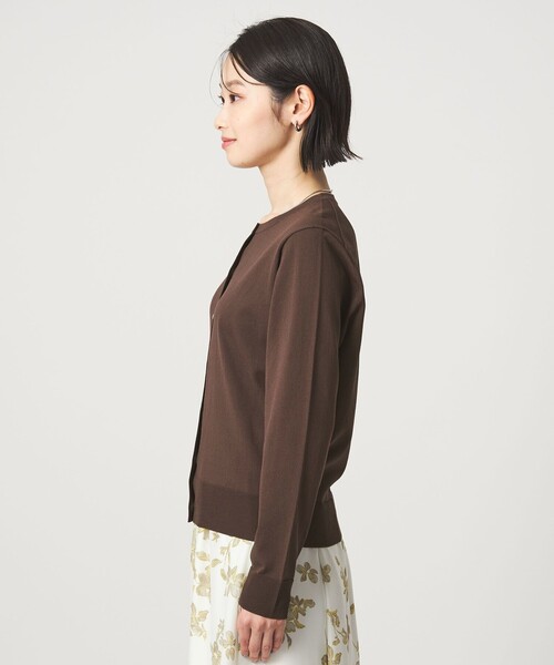 green label relaxing（グリーンレーベルリラクシング）の「HIYOKE クルーネック ニット カーディガン マシンウォッシャブル 接触冷感 UVカット 遮熱（カーディガン/ボレロ・レディース・ホワイト/ライトグレー/ダークブラウン/レッド/ネイビー・FREE）」の21枚目の写真