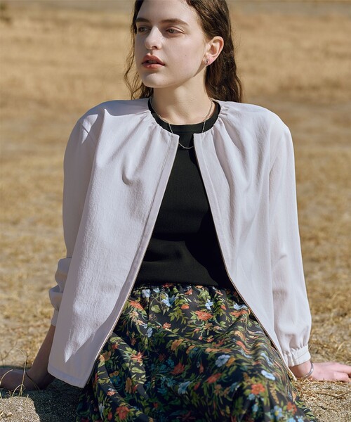 J.PRESS(ジェイプレス)の「【人気素材・季節の変わり目に】BREEZE COOL トロ ノーカラー ブルゾン(ブルゾン・レディース・ベージュ系/ブラウン系/ネイビー系/ライトグレー系・T15/T13)」の12枚目の写真
