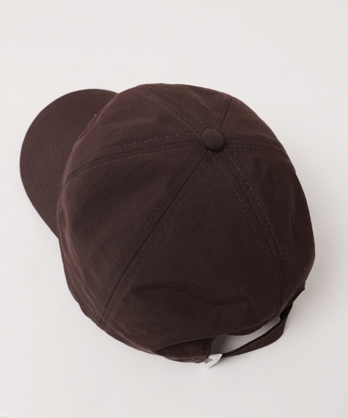 ANME（アンメ）の「接触冷感/UVカット(UPF50＋)/撥水加工ナイロンロゴキャップ【スカーフ付き/2点セット】（キャップ・レディース・ネイビー/ブラック/ブラウン・FREE）」の8枚目の写真