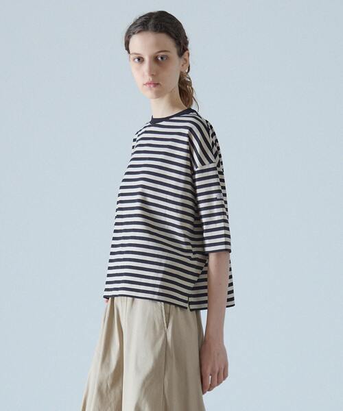 LOGEMENT DE CLAIRE(ロジュモンドクレール)の「リラックス5分袖Tシャツ(Tシャツ/カットソー・レディース・ブラウン/グリーン/ブルー/ブラック・FREE)」の3枚目の写真