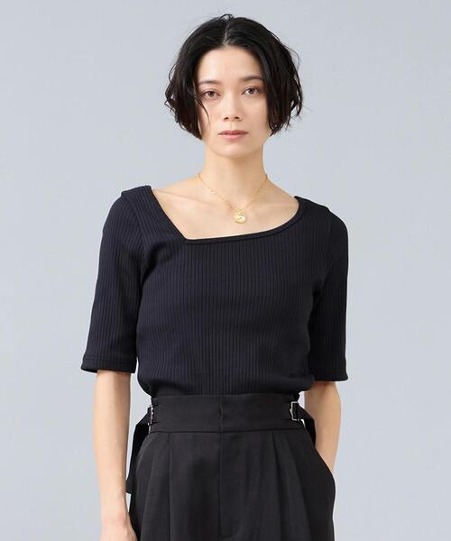 Liesse（リエス）の「アシンメトリーネック2WAYテレコプルオーバー（Tシャツ/カットソー・レディース・ブラック/ブラウン/アイボリー・FREE）」の2枚目の写真