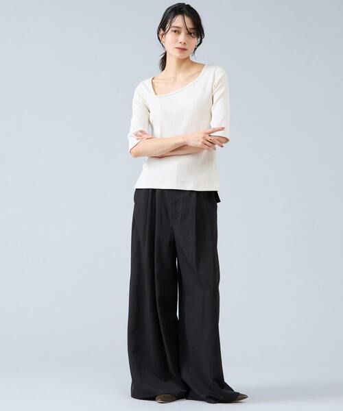 Liesse（リエス）の「アシンメトリーネック2WAYテレコプルオーバー（Tシャツ/カットソー・レディース・ブラック/ブラウン/アイボリー・FREE）」の5枚目の写真