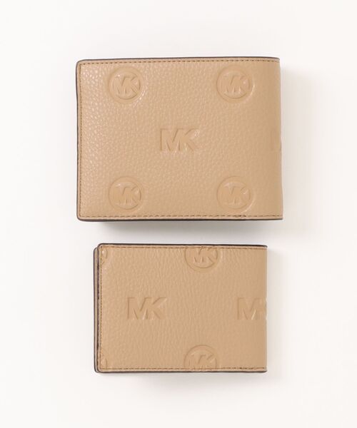 MICHAEL KORS（マイケルコース）の「BILLFOLD W PASSCASE Billfold（札入れ/マネークリップ・メンズ・キャメル・FREE）」の2枚目の写真