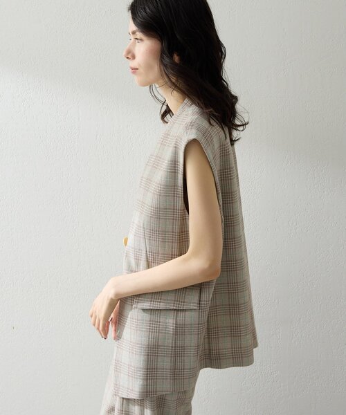 Whim Gazette（ウィムガゼット）の「コットンチェックジレ（ベスト・レディース・ベージュ・FREE）」の3枚目の写真
