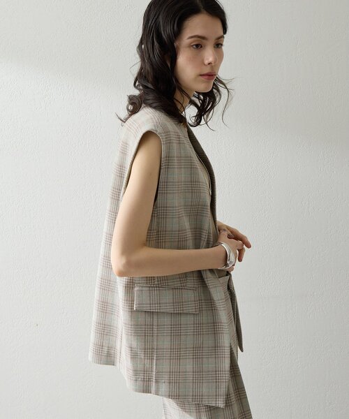 Whim Gazette（ウィムガゼット）の「コットンチェックジレ（ベスト・レディース・ベージュ・FREE）」の4枚目の写真