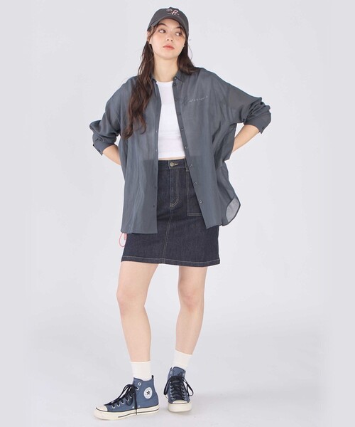 To b. by agnes b.(トゥービーバイアニエスベー)の「コットン ロングスリーブ ボーイズシャツ(シャツ/ブラウス・レディース・チャコールグレー・40/38/36)」の8枚目の写真