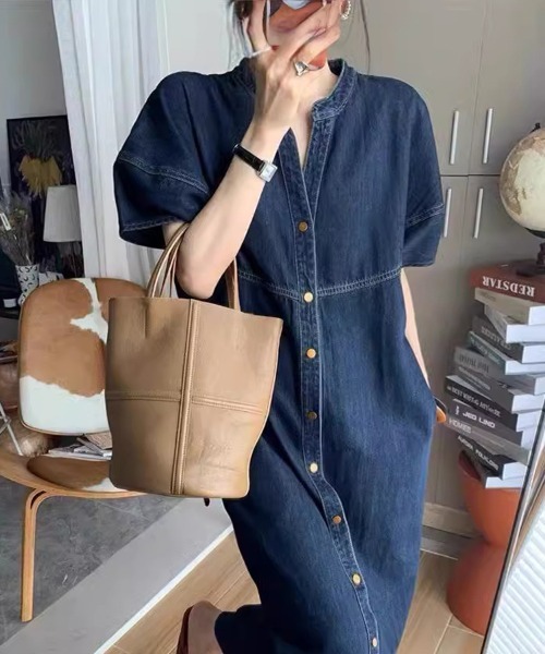 Flugge(フラッジー)の「パフスリーブデニムロングワンピ(ワンピース・レディース・ブルー・LARGE/MEDIUM)」の2枚目の写真