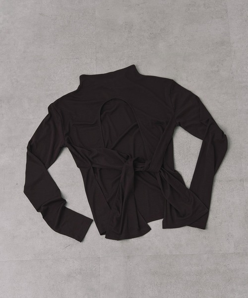 kiehtova(キエトヴァ)の「【kiehtova】BACK SLIT TOPS/バックスリットトップス KTWR63(Tシャツ/カットソー・レディース・ブラック/ベージュ/ダークパープル・FREE)」の2枚目の写真