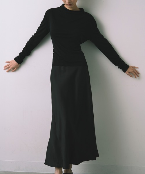 kiehtova(キエトヴァ)の「【kiehtova】BACK SLIT TOPS/バックスリットトップス KTWR63(Tシャツ/カットソー・レディース・ブラック/ベージュ/ダークパープル・FREE)」の13枚目の写真