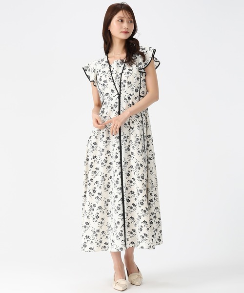 MISCH MASCH（ミッシュマッシュ）の「2026春夏新作 パイピングモノトーン花柄ワンピース（ワンピース・レディース・ホワイト/ブラック・S/M）」の12枚目の写真