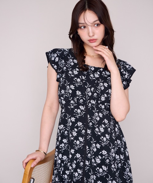 MISCH MASCH(ミッシュマッシュ)の「2026春夏新作 パイピングモノトーン花柄ワンピース(ワンピース・レディース・ホワイト/ブラック・S/M)」の16枚目の写真
