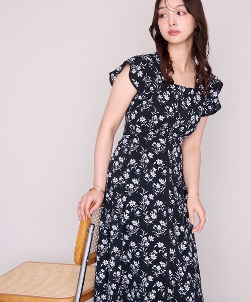 MISCH MASCH(ミッシュマッシュ)の「2026春夏新作 パイピングモノトーン花柄ワンピース(ワンピース・レディース・ホワイト/ブラック・S/M)」の19枚目の写真