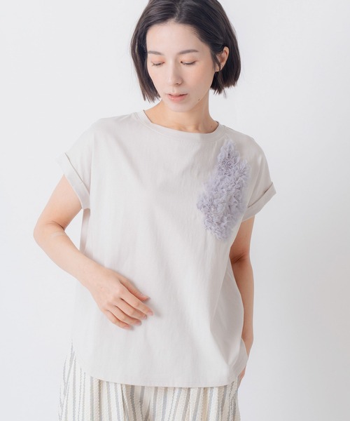Kelen(ケレン)の「「KELEN / ケレン」チュール刺繍デザインコットンジャージープルオーバー(Tシャツ/カットソー・レディース・チャコールグレー/ライトグレー/ブラック/オフホワイト・M/S)」の4枚目の写真