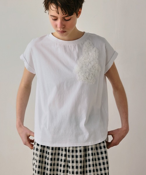 Kelen(ケレン)の「「KELEN / ケレン」チュール刺繍デザインコットンジャージープルオーバー(Tシャツ/カットソー・レディース・チャコールグレー/ライトグレー/ブラック/オフホワイト・M/S)」の10枚目の写真