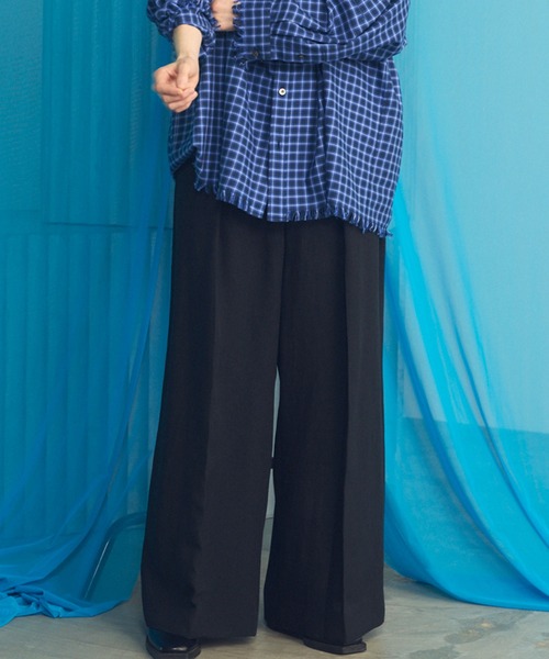 MAISON SPECIAL（メゾンスペシャル）の「《UNISEX》Mix Linen One-tuck Prime-Wide Baggy Slacks/ミックスリネンワンタックプライムワイドバギースラックス【MAISON SPECIAL/メゾンスペシャル】■セットアップ対応■（スラックス・メンズ・ベージュ/ブルー/ブラック・2/1/0）」の2枚目の写真