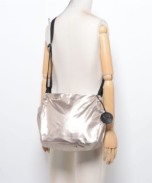 Doux archives（ドゥアルシーヴ）の「Ｊａｃｋ　Ｇｏｍｍｅ　ＬＩＧＨＴ　ＯＲＩＧＩＮＡＬＭＡＥＬショルダーバッグ（ショルダーバッグ・レディース・シャンパン・FREE）」の7枚目の写真