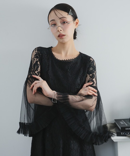 Doula Doula(ドゥーラドゥーラ)の「チュールフレアスリーブ総レースワンピース(ワンピース・レディース・ブラック/ネイビー・L/M)」の1枚目の写真