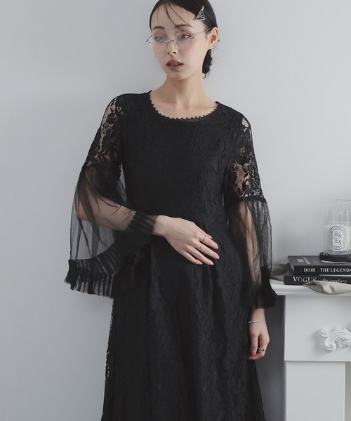 Doula Doula(ドゥーラドゥーラ)の「チュールフレアスリーブ総レースワンピース(ワンピース・レディース・ブラック/ネイビー・L/M)」の11枚目の写真
