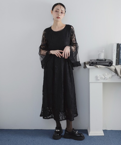 Doula Doula(ドゥーラドゥーラ)の「チュールフレアスリーブ総レースワンピース(ワンピース・レディース・ブラック/ネイビー・L/M)」の15枚目の写真