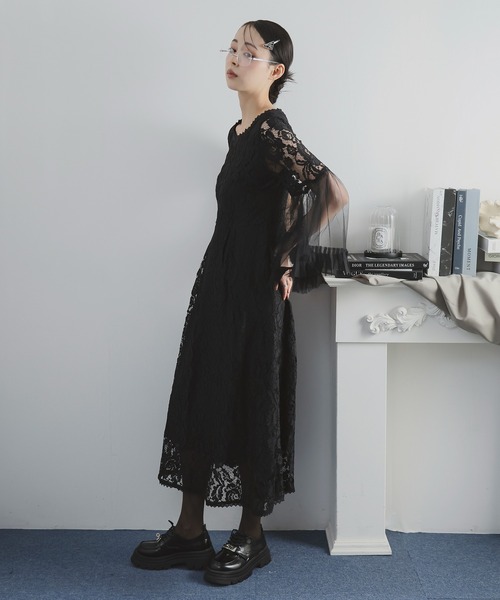 Doula Doula(ドゥーラドゥーラ)の「チュールフレアスリーブ総レースワンピース(ワンピース・レディース・ブラック/ネイビー・L/M)」の22枚目の写真