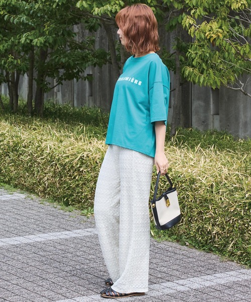 LAVEANGE（ラビアンジェ）の「【好機能シリーズ】接触冷感・吸水速乾・UVカット｜フロッキーロゴTシャツ｜夏も快適/大人カジュアル/オーバーサイズ/体型カバー（Tシャツ/カットソー・レディース・ブラック/グリーン/オフホワイト・5L/4L/3L/LL/M）」の19枚目の写真