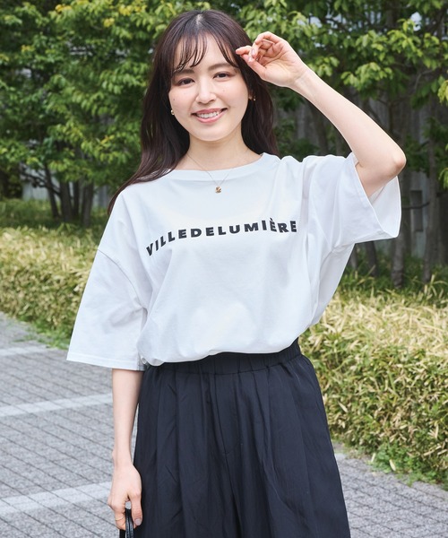 LAVEANGE（ラビアンジェ）の「【好機能シリーズ】接触冷感・吸水速乾・UVカット｜フロッキーロゴTシャツ｜夏も快適/大人カジュアル/オーバーサイズ/体型カバー（Tシャツ/カットソー・レディース・ブラック/グリーン/オフホワイト・5L/4L/3L/LL/M）」の21枚目の写真