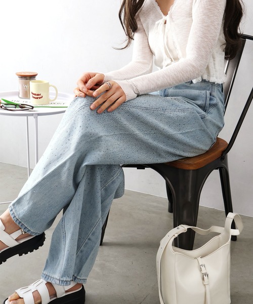 SpRay(スプレイ)の「スタッズデニムバレルパンツ(デニムパンツ・レディース・ライトブルー・SMALL/MEDIUM)」の3枚目の写真