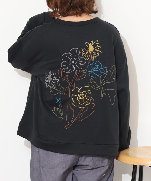 Emago(イマゴ)の「EMAGO ライン花刺繍プルオーバー(スウェット・レディース・ベージュ/ブルー/ブラック・FREE)」の12枚目の写真