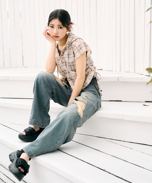LOVETOXIC(ラブトキシック)の「【LTXC】厚底スポーツサンダル(サンダル・キッズ・アイボリー/オレンジ/ブラック・23-23.5cm/24-24.5cm/22-22.5)」の4枚目の写真