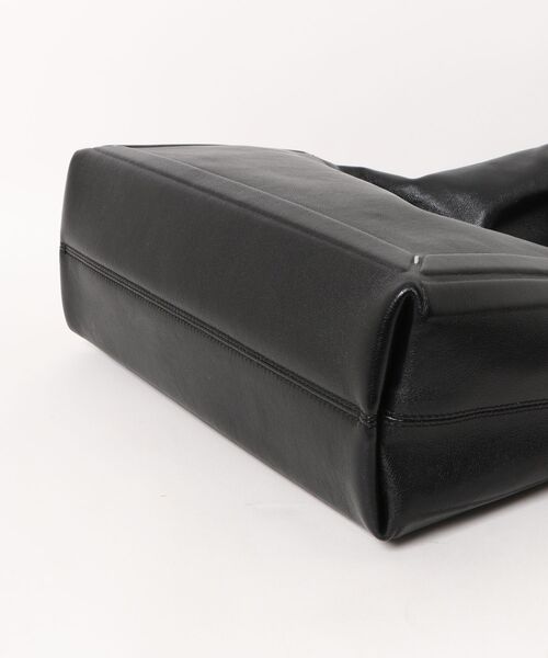 Maison Margiela(メゾンマルジェラ)の「Maison Margiela-women BOX BAG MEDIUM(ハンドバッグ・レディース・ブラック・FREE)」の3枚目の写真