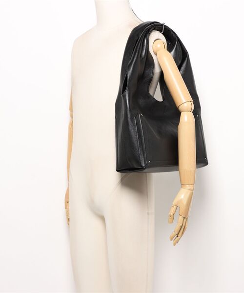 Maison Margiela(メゾンマルジェラ)の「Maison Margiela-women BOX BAG MEDIUM(ハンドバッグ・レディース・ブラック・FREE)」の5枚目の写真