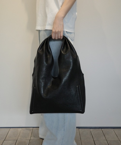Maison Margiela(メゾンマルジェラ)の「Maison Margiela-women BOX BAG MEDIUM(ハンドバッグ・レディース・ブラック・FREE)」の1枚目の写真