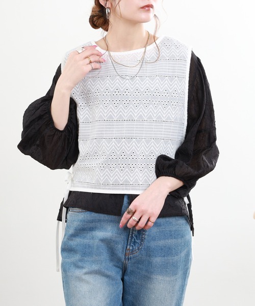 FUNALIVE(ファンアライブ)の「総刺繍ショートベスト(ベスト・レディース・アイボリー/ブラック/クリーム・M-L)」の1枚目の写真