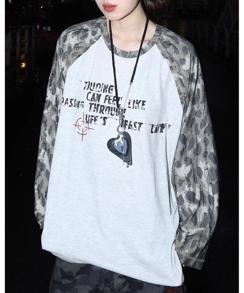 inst.ALL(インストール)の「ダメージ迷彩柄ラグランプリントルーズロンT(Tシャツ/カットソー・レディース・ライトグレー・M/L)」の1枚目の写真