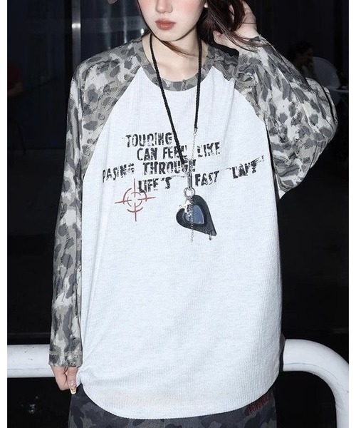 inst.ALL(インストール)の「ダメージ迷彩柄ラグランプリントルーズロンT(Tシャツ/カットソー・レディース・ライトグレー・M/L)」の5枚目の写真