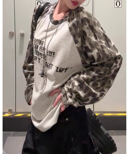 inst.ALL(インストール)の「ダメージ迷彩柄ラグランプリントルーズロンT(Tシャツ/カットソー・レディース・ライトグレー・M/L)」の9枚目の写真