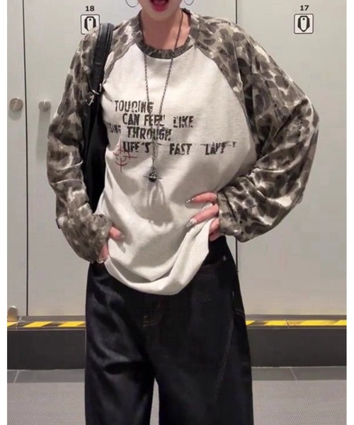 inst.ALL(インストール)の「ダメージ迷彩柄ラグランプリントルーズロンT(Tシャツ/カットソー・レディース・ライトグレー・M/L)」の11枚目の写真