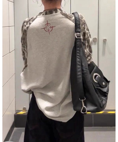 inst.ALL(インストール)の「ダメージ迷彩柄ラグランプリントルーズロンT(Tシャツ/カットソー・レディース・ライトグレー・M/L)」の12枚目の写真