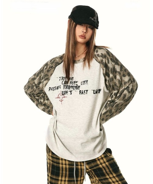 inst.ALL(インストール)の「ダメージ迷彩柄ラグランプリントルーズロンT(Tシャツ/カットソー・レディース・ライトグレー・M/L)」の17枚目の写真
