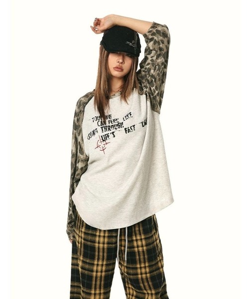 inst.ALL(インストール)の「ダメージ迷彩柄ラグランプリントルーズロンT(Tシャツ/カットソー・レディース・ライトグレー・M/L)」の19枚目の写真