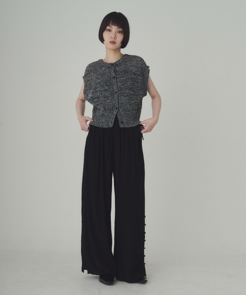 SOYEN(ソイエン)の「2WAY透かし編みメッシュニットタンクベスト(タンクトップ・レディース・ベージュ/ブラック・F)」の4枚目の写真