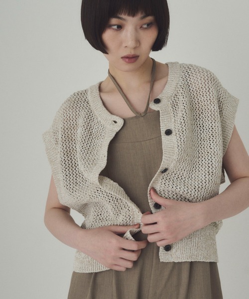 SOYEN(ソイエン)の「2WAY透かし編みメッシュニットタンクベスト(タンクトップ・レディース・ベージュ/ブラック・F)」の9枚目の写真