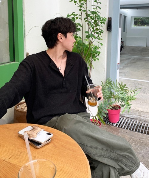 NOWLE(ノウル)の「【NOWLE】ヘンリーネック ワッフル ルーズ ロンT / ライトサーマル カットソー(Tシャツ/カットソー・メンズ・ブラック/ホワイト・LARGE/X-LARGE/MEDIUM)」の14枚目の写真